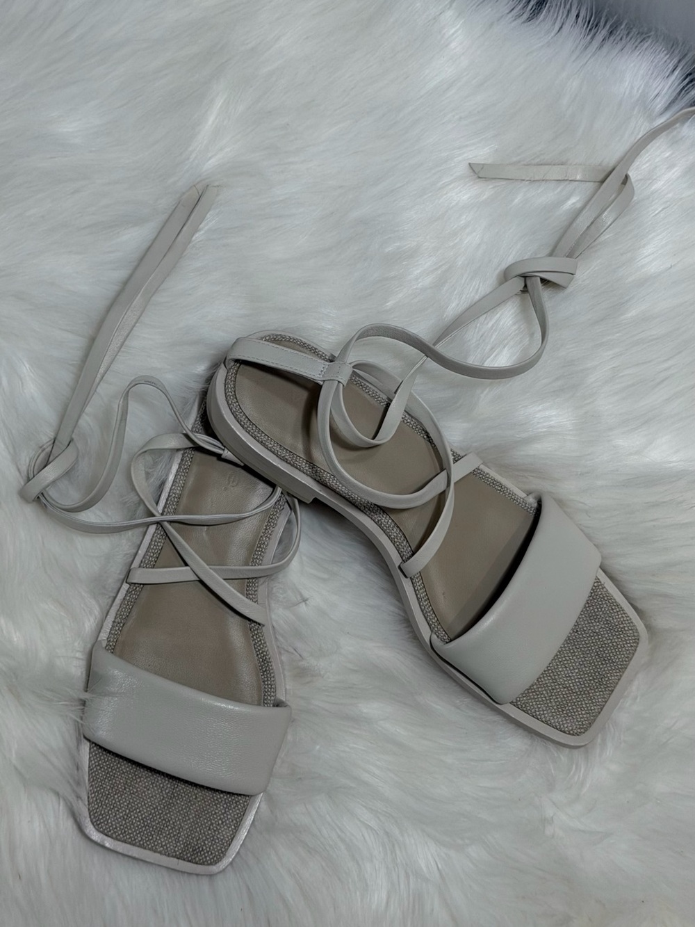 Vince "Layla" Leather & Linen Square Toe Womens Cream Sandals Size 5